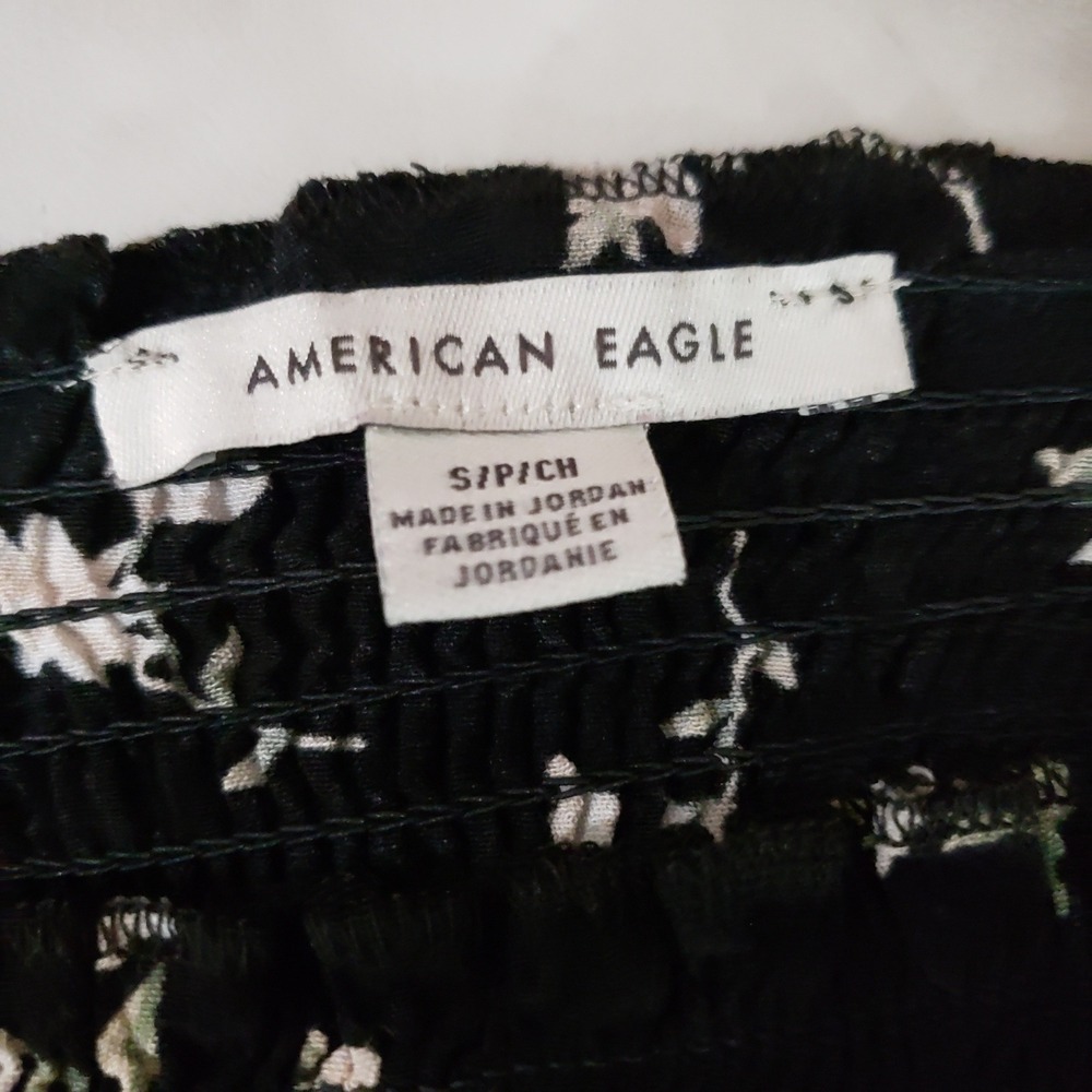 American Eagle Smocked Peasant Top Womens Small Black Floral Long Sleeve Crop - Picture 5 of 7